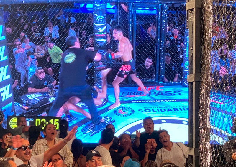 Espectacular función de MMA México en Playa del Carmen