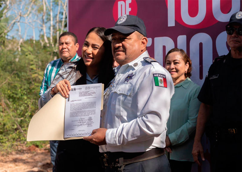 Ayuntamiento de Felipe Carrillo Puerto reconoce esfuerzo de 166 policías con entrega de predios