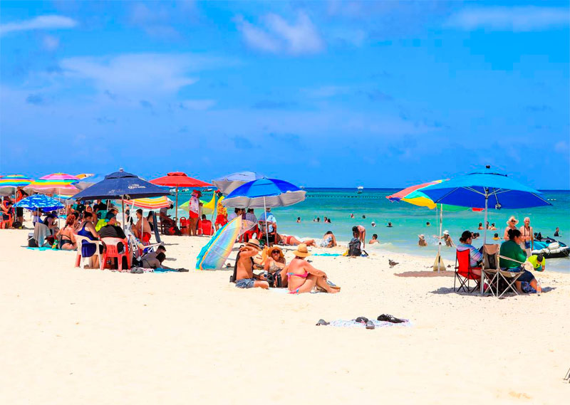 Brindan protección a turistas en zona de playas