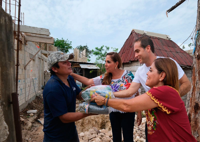 En zonas vulnerables de Tulum, Mara Lezama entrega apoyo alimentario para el bienestar de las familias