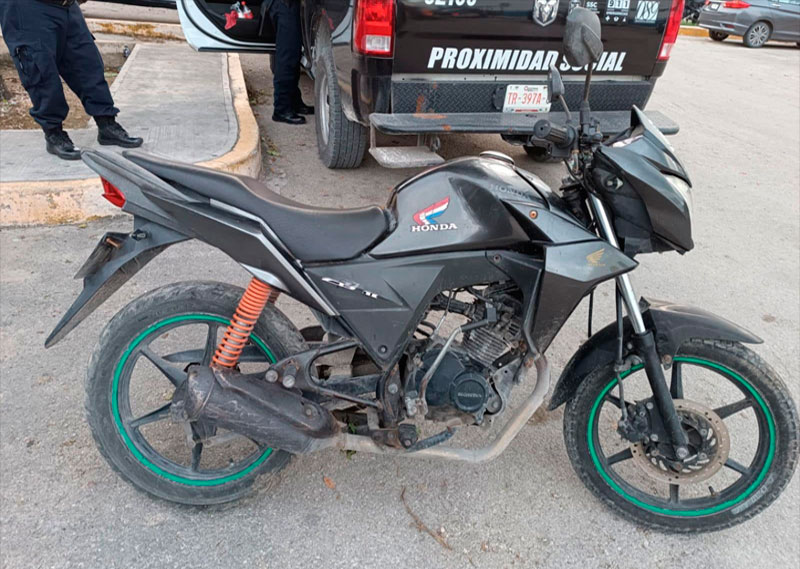 Recuperan motocicleta con reporte de robo en Puerto Aventuras