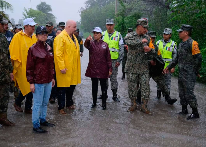 Con equipo estrechamente coordinado, Mara Lezama recorre puntos de Chetumal ante contingencia por “Nadine”